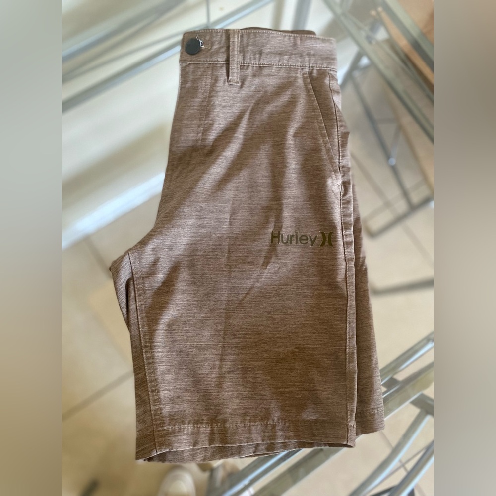 Hurley size 28